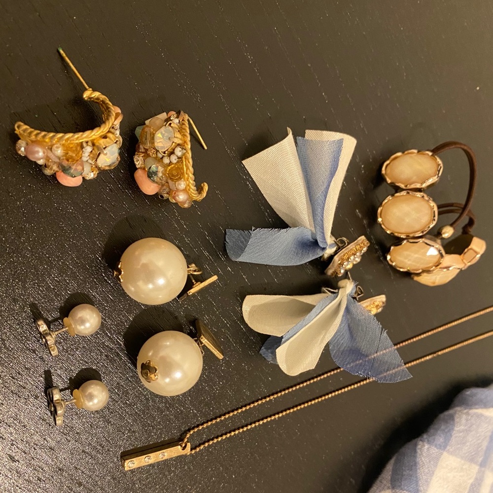 Jewelry bundle - Picture 2 of 3